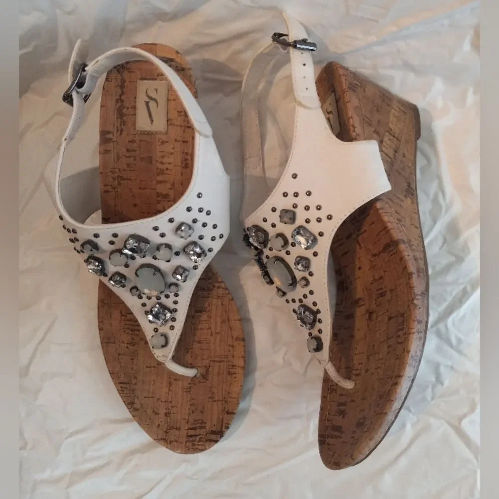 Simply Vera Wang Betty Sandals Size 9